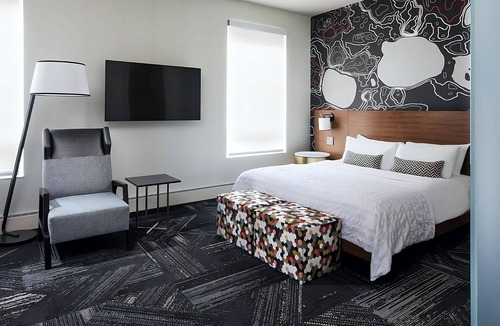 Downtown Minneapolis Hotel | Making The Best Memories Along The Way! 3 Relaxing Units, Pet-friendly Property!