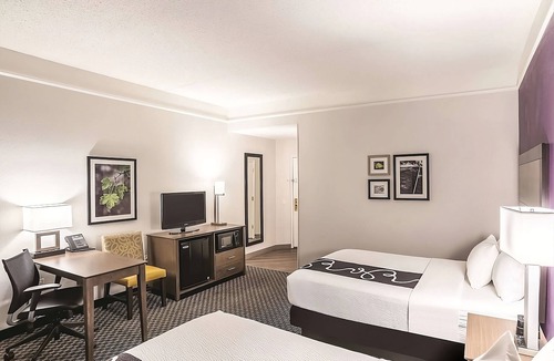Woodlands Village House | Making The Best Memories Along The Way! 2 Convenient Units, Free Parking