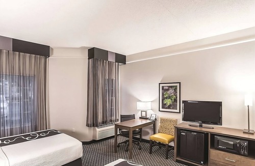 Woodlands Village House | Making The Best Memories Along The Way! 2 Convenient Units, Free Parking