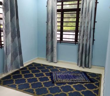Marang House | Makmur Homestay Marang