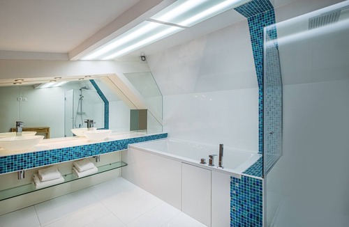 Ternes Hotel | Makom Pereire