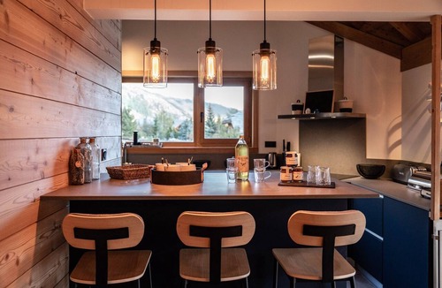 Monetier-les-Bains Ski Chalet | Malago - Five Bedroom Chalet, Sleeps 14