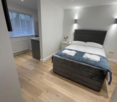 Barrow-on-Trent House | Malaj Hotel Room 3