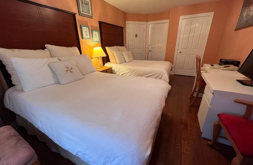 Crystal Beach Bed & Breakfast | Malak Bnb