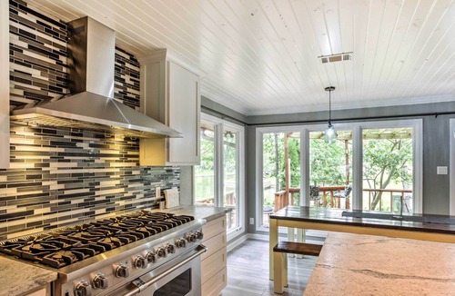 Star Harbor House | Malakoff Lake House - Deck, Boat Slips, & Fire Pit
