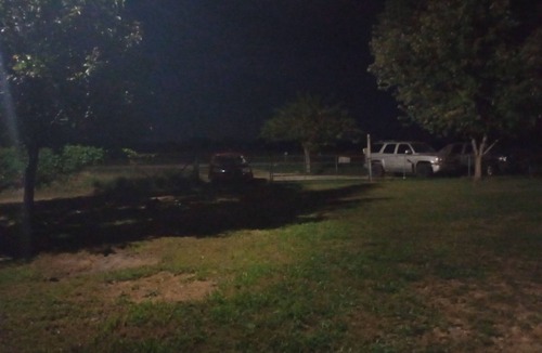 Locust Grove House | Male,50,Rmmate w/me in camper, futon.,shwr.w/hot water,off Hwy412,smoking,own rm