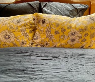 Cite Paul Eluard House | " Male dorm shared room " daily stay 8pm to 10am
