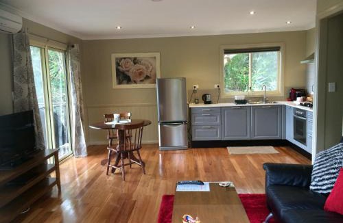 Curramore Cabin | Maleny Luxury Cottages