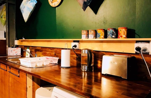 Maleny Apartment | Maleny Monet’s Studio