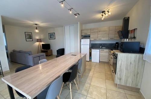 Arbonne House | Maliania - Arbonne - Gîte