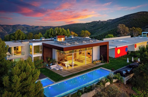 Malibu House | Malibu Art Haven Pool, Hot Tub & Guest House