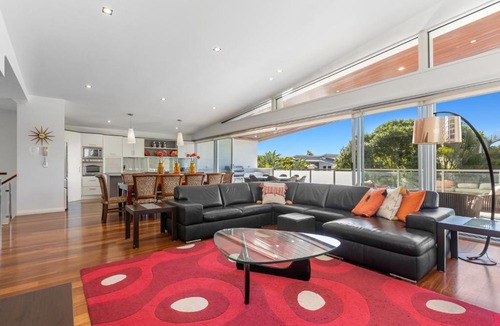 Kingscliff House | Malibu Beach House by Kingscliff Accommodation