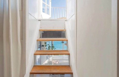 Western Malibu House | Malibu Beachfront Bungalow w/Ocean Views