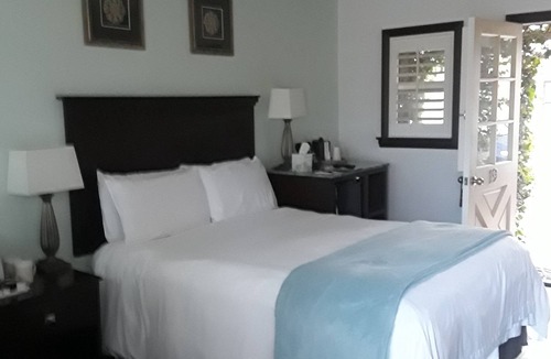 Central Malibu Hotel | Malibu Country Inn