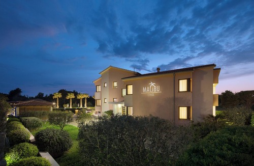 Vir Villa | Malibu Grand Royale – Luxury Group Villa