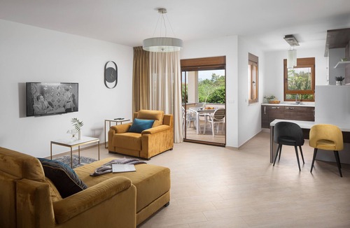 Vir Villa | Malibu Grand Royale - Luxury Group Villa with Pool