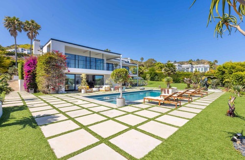 Malibu House | Malibu Luxury 4 BR Home w Pool and Ocean Views