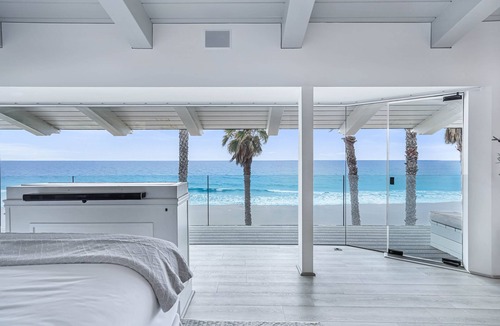 Eastern Malibu House | Malibu Private Beachfront Estate with Pool & Jacuzzi /4 Bedroom