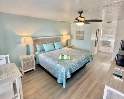 North Redington Beach Hotel | Malibu Resort Motel