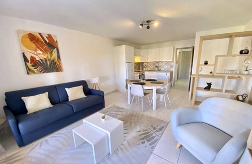 Les Hauts de Canet House | Malibu Village