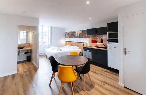 Malicorne-sur-Sarthe Apartment | Malicorn' Appart-hôtel