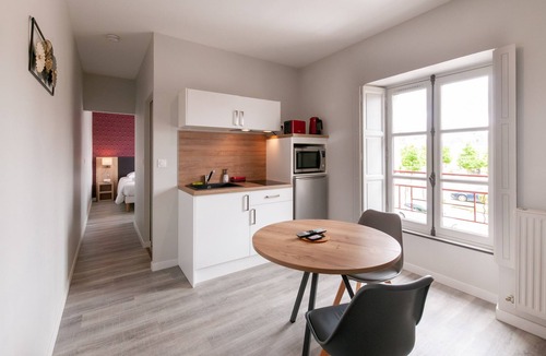 Malicorne-sur-Sarthe Apartment | Malicorn' Appart-hôtel