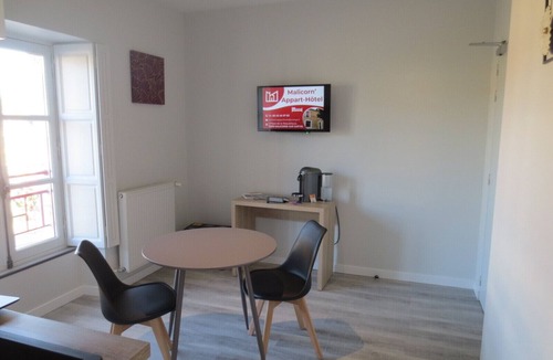 Malicorne-sur-Sarthe Apartment | Malicorn' Appart-hôtel