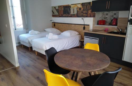 Malicorne-sur-Sarthe Apartment | Malicorn' Appart-Hôtel
