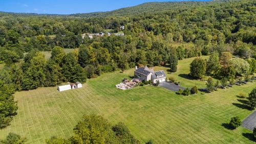 Highland Mills Villa | Malkita Terra -Earthly Elegance