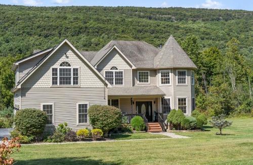 Highland Mills Villa | Malkita Terra -Earthly Elegance