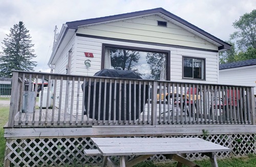 Lavigne Cottage | Mallard #6 Graceland Cottages
