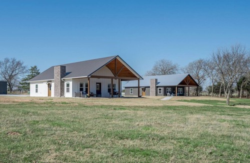 Garvin County Cabin | Mallard House -Peaceful cabin-retreat-like setting