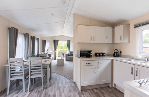 Malton Cabin | Mallard Lodge - Hot Tub