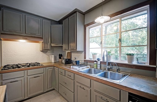 Tougaloo House | Mallard Manor: 3bd/2ba Home near WholeFoods