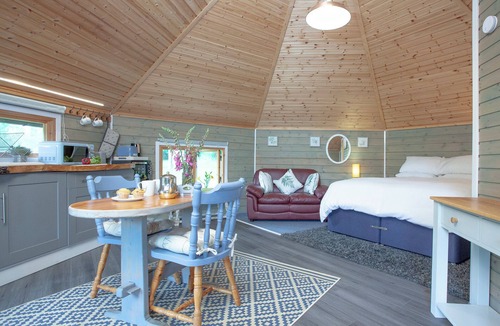 Bradninch Cottage | Mallard Roundhouse - UK33891