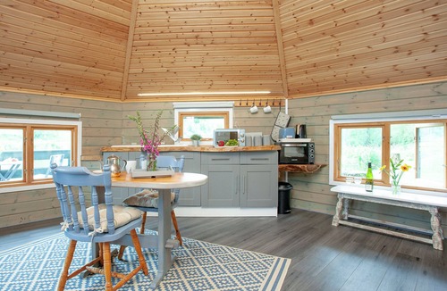 Bradninch Cottage | Mallard Roundhouse - UK33891