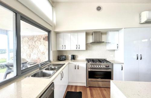 Pelican Lagoon House | Mallee Rise