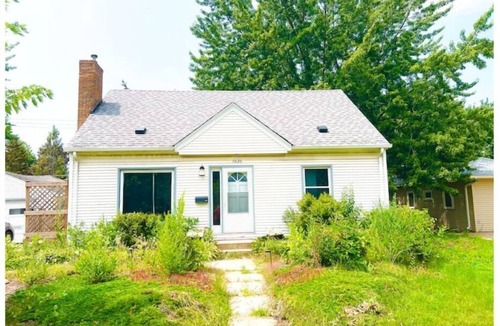 East Bloomington Cabin | Mallside Cabin Retreat