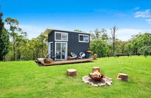 Freemans Reach House | Malniri Park by Tiny Away