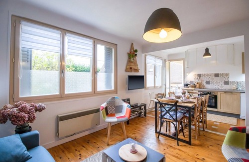Saint-Julien-de-Lampon House | Maloan – Air-conditioned House with Private Pool and Outdoor Kitchen in Dordogne