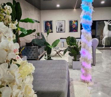 Beaucroissant House | Maloveroom, 2 Suites d'exceptions
