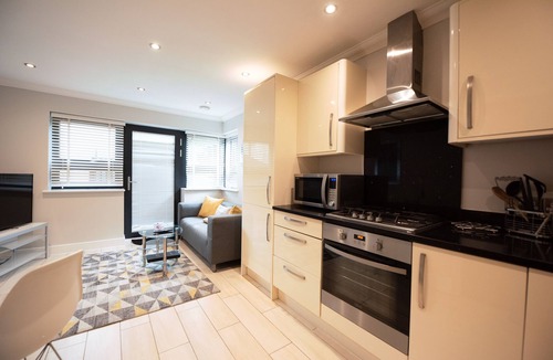 Reading Apartment | Malthouse Court