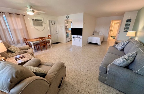 Bokeelia Apartment | MALU LANI Inn & Marina - Apartment #1