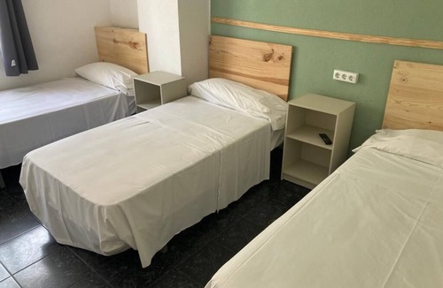 El Cabanyal Hostel | Malvarrosa Beach Rooms