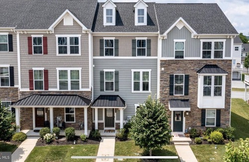 Malvern House | Malvern Full Townhome