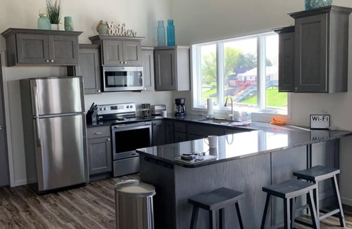 Elwood House | Mama Jen's NEWLY BUILT 4 BR Lake Front Home at Johnson Lake, Nebraska