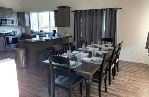 Elwood House | Mama Jen's NEWLY BUILT 4 BR Lake Front Home at Johnson Lake, Nebraska