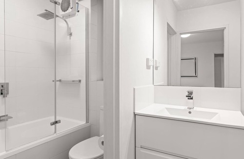 Hawthorn East Apartment | Mama Koko - A relaxing spacious second-floor apartment