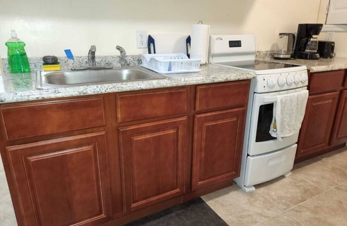 Lower Vailsburg Apartment | Mamas Love Apartment