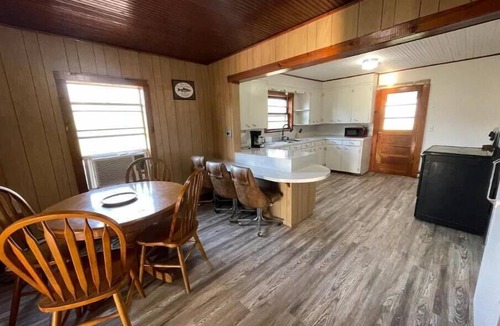 Vendor House | Mamaw & Papaw's Farmhouse